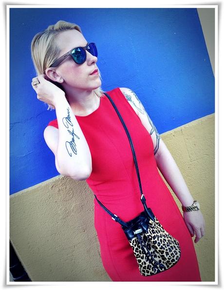 Nuestra bloguera de moda @Loqllevelarubia nos trae hoy… Simply red