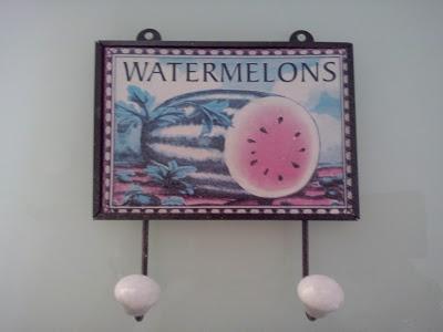 ♥ ♥ ♥ CARTEL/PERCHA  (ORDEN EN EL CUARTO DE LAVADO PRIMERA PARTE)