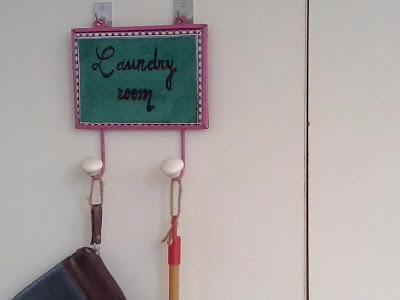 ♥ ♥ ♥ CARTEL/PERCHA  (ORDEN EN EL CUARTO DE LAVADO PRIMERA PARTE)