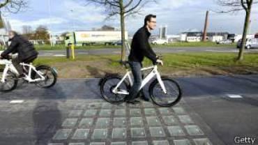 Cómo Recargar el Celular Conectándolo a una Planta Cómo Recargar el Celular Conectándolo a una Planta