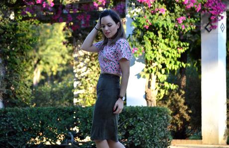 Outfit | Suede midi skirt