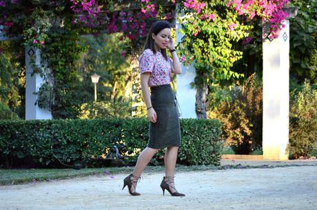 Outfit | Suede midi skirt