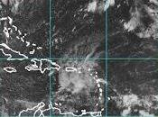 ONAMET advierte contra inundaciones poderosa onda tropical.