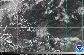 ONAMET advierte contra inundaciones por poderosa onda tropical.