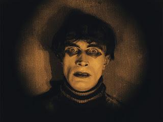 El gabinete del Dr.Caligari (Das Kabinett des Doktor Caligari, Robert Wiene, 1919. Alemania):