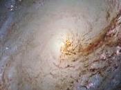 torbellino galáctico M96: último descubrimiento Hubble.