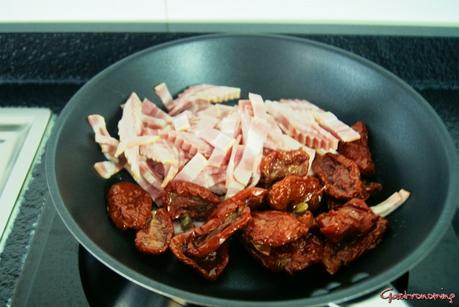 Frittata de panceta y tomates deshidratados