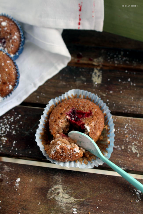 Muffins de cacaolat , frambuesas y galletas avenacol para la vuelta al cole