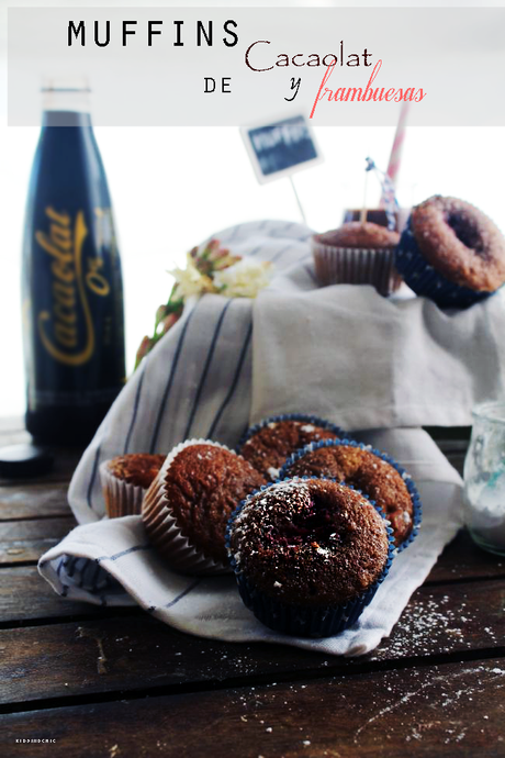 Muffins de cacaolat , frambuesas y galletas avenacol para la vuelta al cole