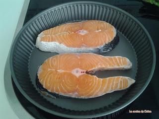 Salmón con coulis de espárragos trigueros