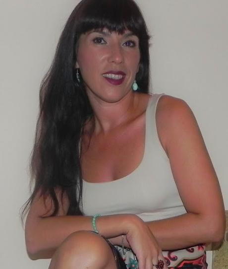 Aires étnicos en otoño (look con NABLA, manicura y outfit)