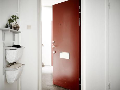 UN APARTAMENTO SENCILLO Y LUMINOSO