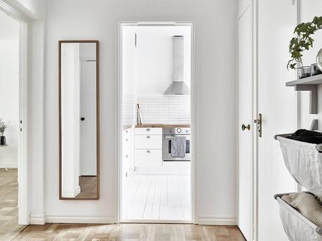 UN APARTAMENTO SENCILLO Y LUMINOSO