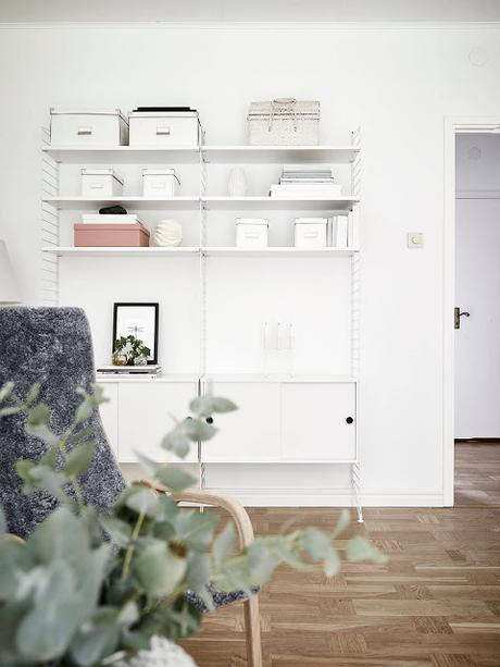 UN APARTAMENTO SENCILLO Y LUMINOSO