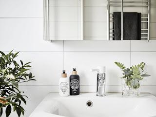 UN APARTAMENTO SENCILLO Y LUMINOSO