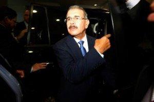 Danilo presidió reunión política con senadores del PLD.