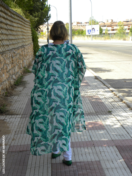 http://www.loslooksdemiarmario.com/2015/09/la-que-con-verde-se-atreve-por-guapa-se.html