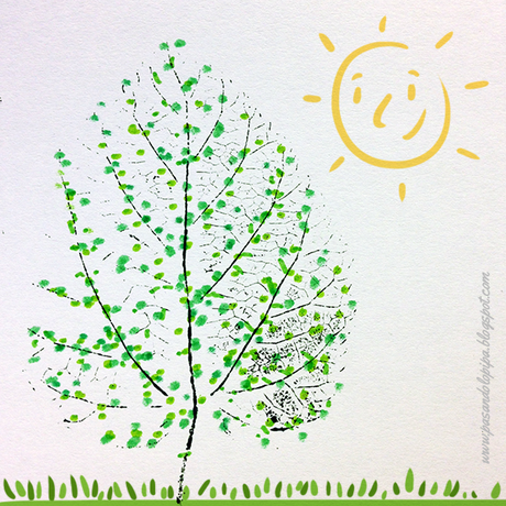 Dibujo de árbol estampando hojas