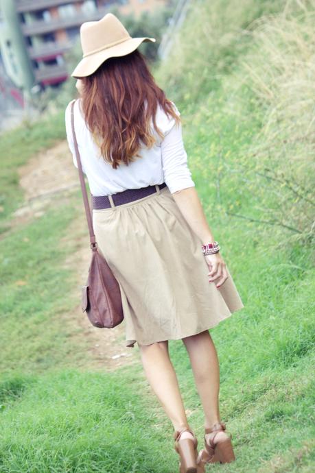 Dressgal: falda con cinturón