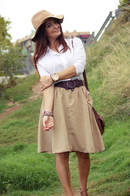 Dressgal: falda con cinturón