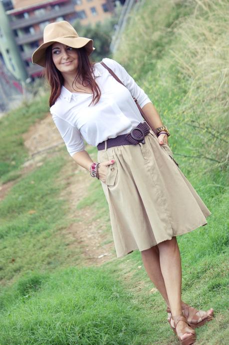 Dressgal: falda con cinturón