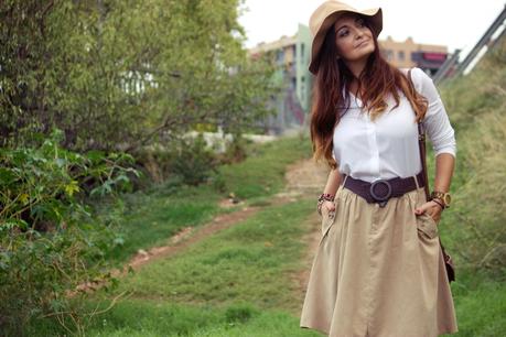 Dressgal: falda con cinturón