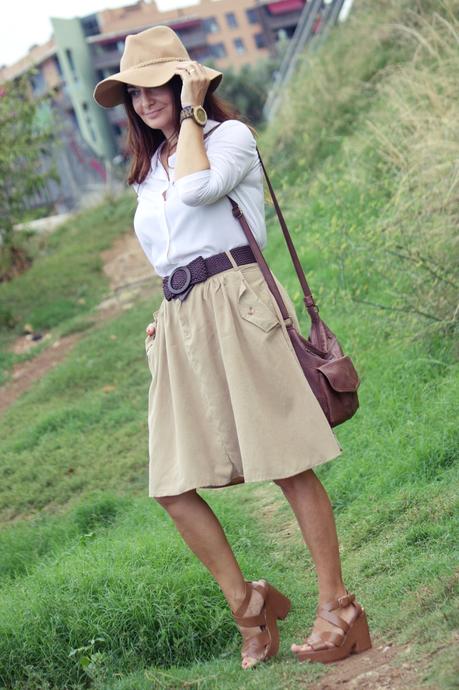 Dressgal: falda con cinturón