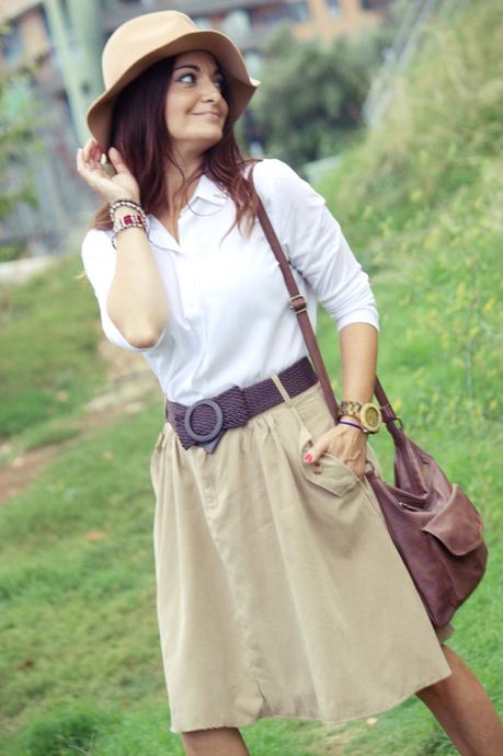 Dressgal: falda con cinturón