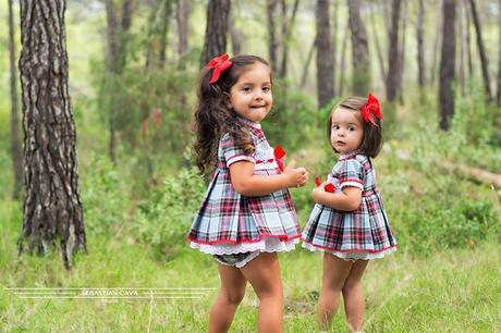 Niñas en bosque vestidos de niña Mikos Alhama