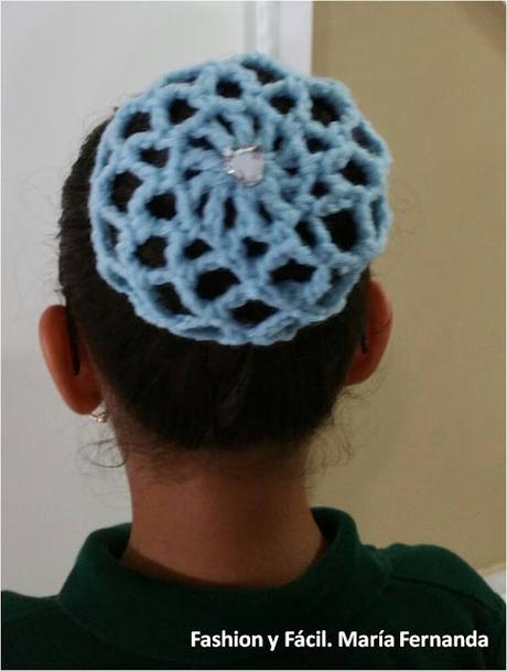 Una moñera tejida (A crochet cap for hair bum)