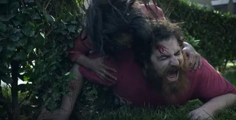 Un impresionante anuncio de un smartwatch al estilo ‘The walking dead’