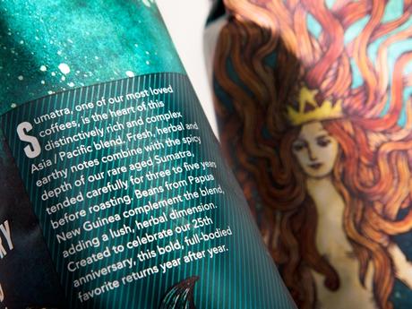 La sirena de Starbucks cobra vida en el packaging de su Anniversary Blend