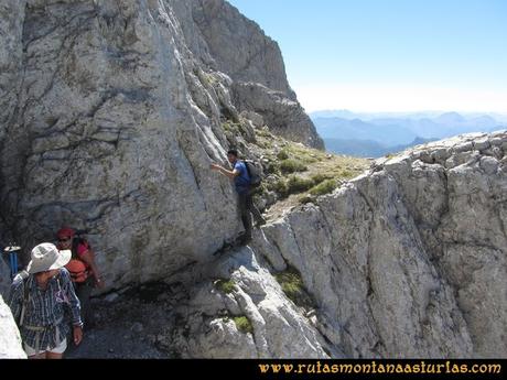 Ruta a la Torre del Friero: Paso lateral en la torre del friero