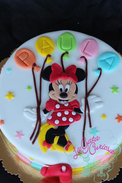 TARTA MINNIE CON GLOBOS PARA PAULA