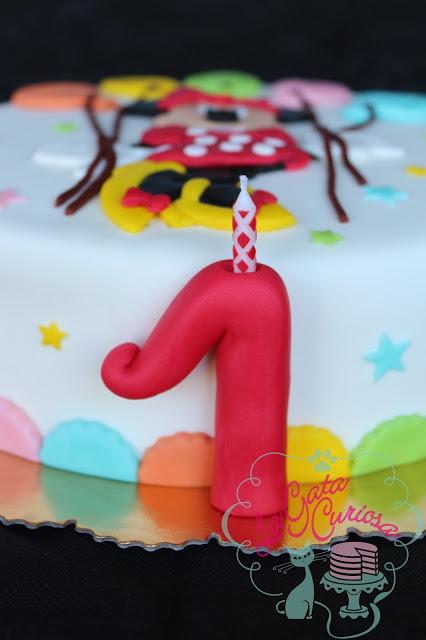 TARTA MINNIE CON GLOBOS PARA PAULA