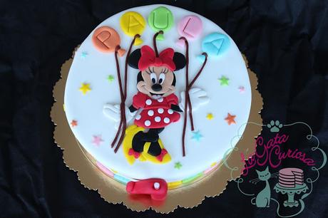 TARTA MINNIE CON GLOBOS PARA PAULA