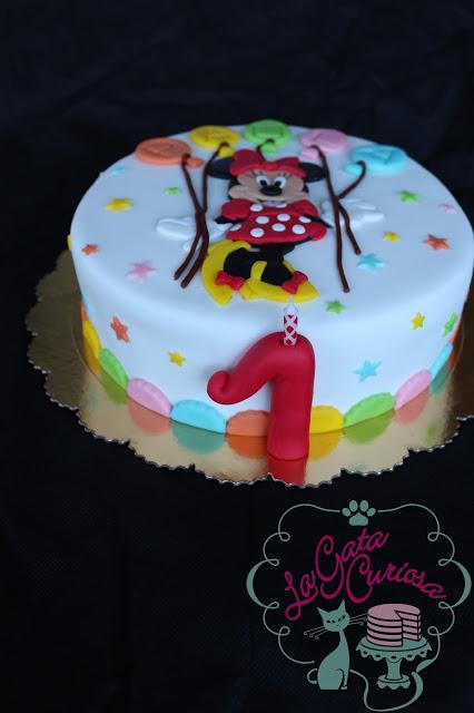 TARTA MINNIE CON GLOBOS PARA PAULA