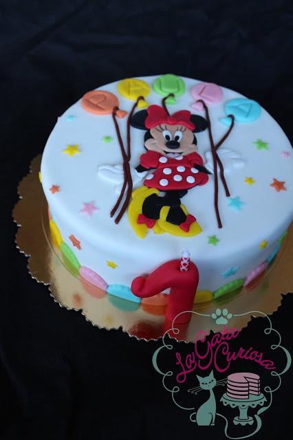 TARTA MINNIE CON GLOBOS PARA PAULA