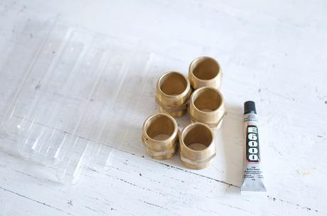 DIY Mini floreros con pernos y tubo de ensayos