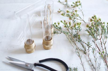 DIY Mini floreros con pernos y tubo de ensayos