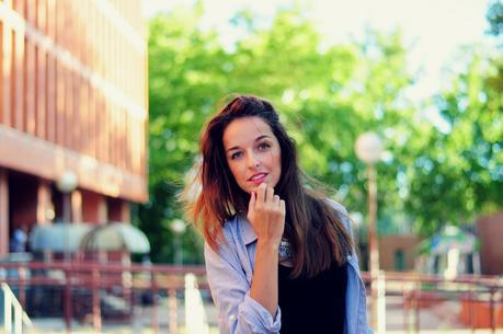 JEANS ROTOS Y CAMISA