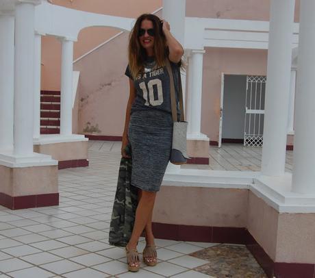 gRISES + cAMUFLAJE + fLECOS #nOUNIFORMES gRISES + cAMUFLAJE + fLECOS #nOUNIFORMES