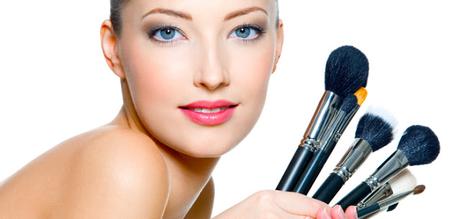 ¿TE GUSTARÍA VENIR A UN CURSO DE MAQUILLAJE EXPRESS GRATIS EN BARCELONA?