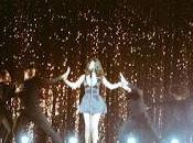 Selena Gomez actuando ayer #REVIVALevent