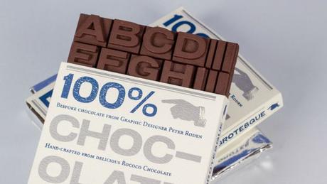 Un estudiante transforma su currículum en una deliciosa tableta de chocolate