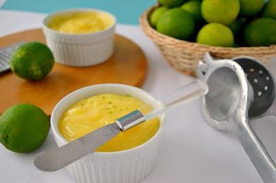Key lime s'more bundt cake #BundtBakers - Bizcocho de lima con nubes