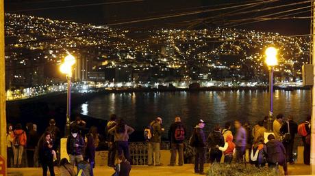 Llegan a Chiles olas de tsunami, tras terremoto de 8.4.