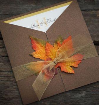 25-Romantic-And-Bright-Ways-To-Incorporate-Fall-Leaves20