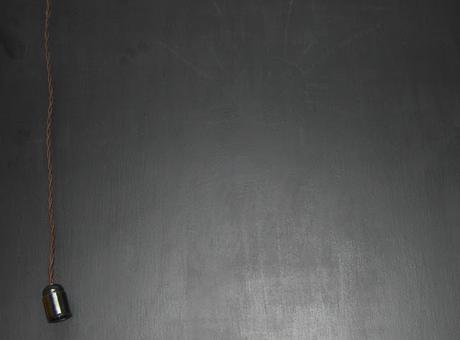 UNA LAMPARA ORIGINAL, PARA ACOMPAÑAR A UNA PIZARRA