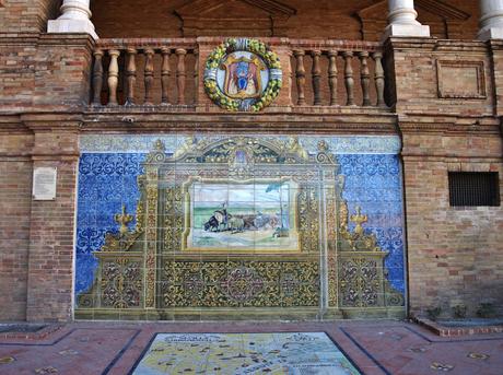 Los banco de la Plaza de España (2): Sevilla Monumental.